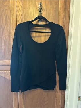 🌹Derek Heart Black Scoop Neck Crossover Hem Sweater